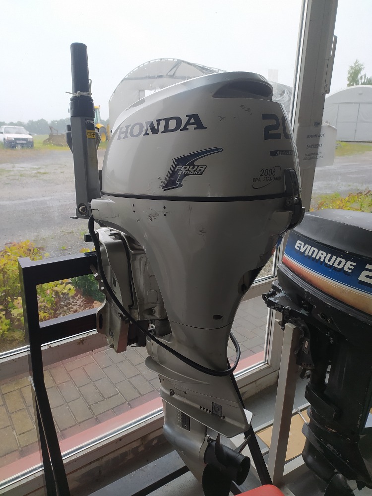 Lodní motor Honda BF20